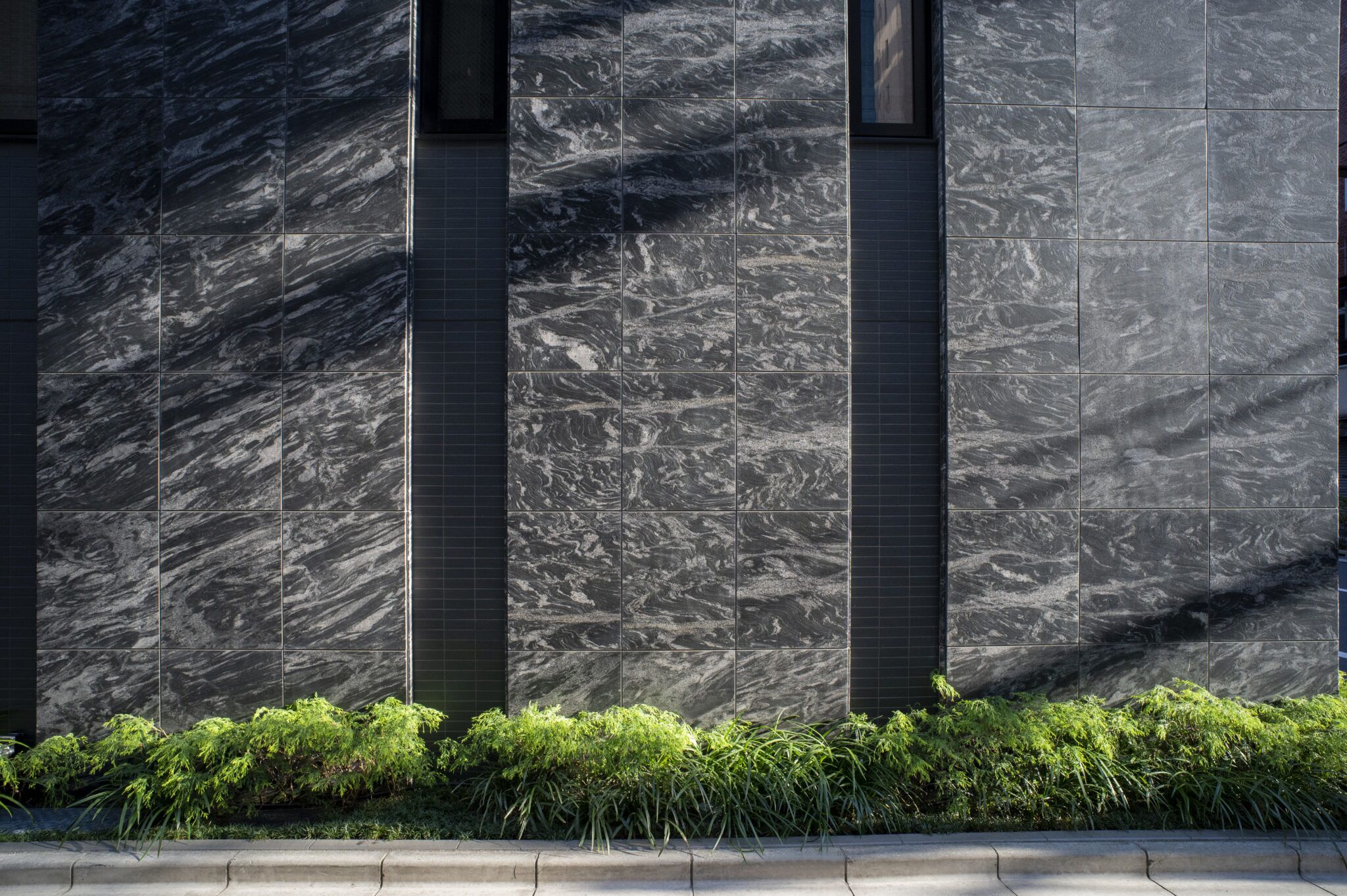 15 Modern Exterior Stone Cladding Design Types - Elegante Interiors
